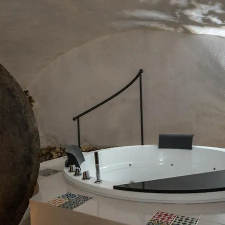 Grotta Azzurra - E Oda ve Kahvaltı *